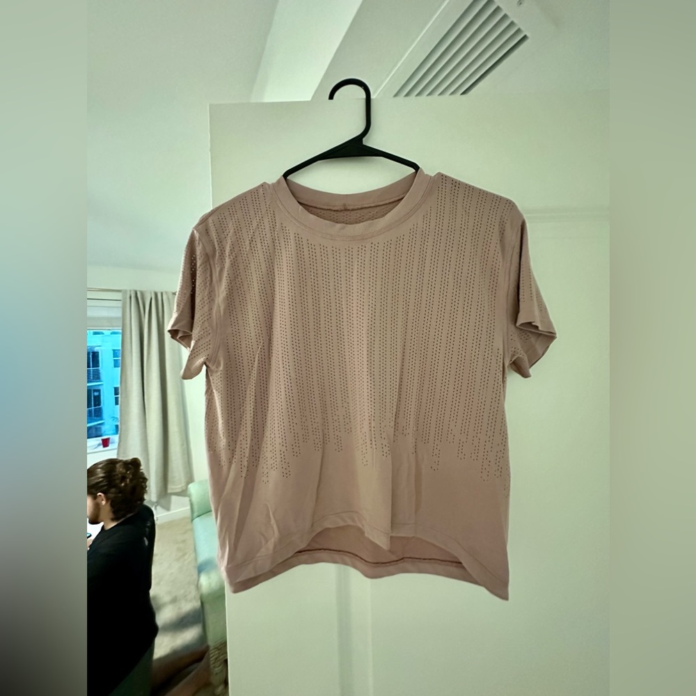 Lululemon pink workout T